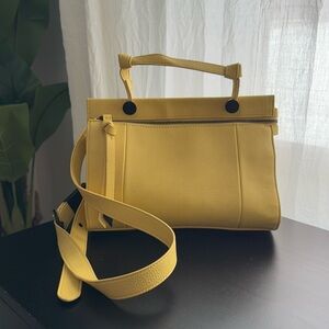 Foley Corinna Womens Mustard Yellow Faux Leather Crossbody Shoulder Bag OS